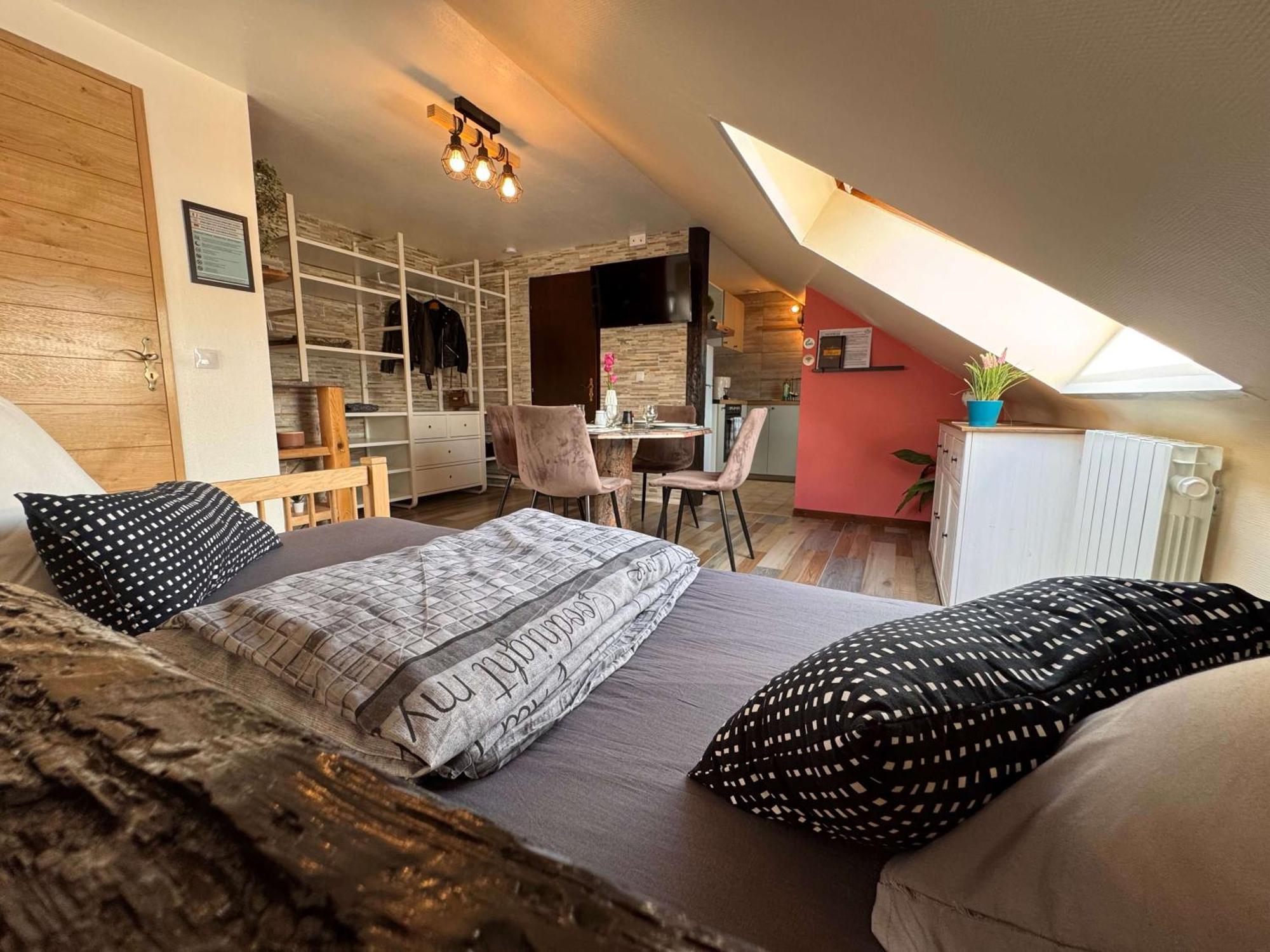 Private & Comfortable Apartments Puttelange-aux-Lacs Exteriör bild